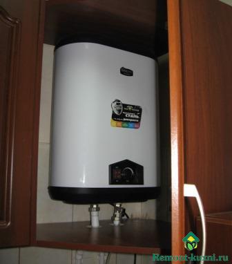водонагреватель на кухне фото